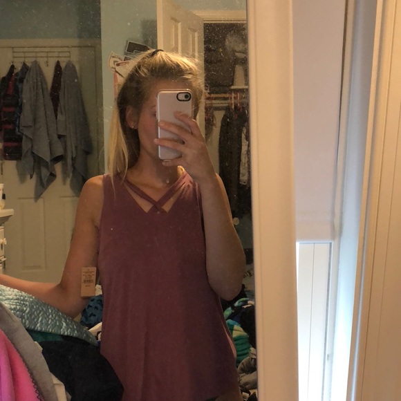 American Eagle Top - Picture 3 of 3